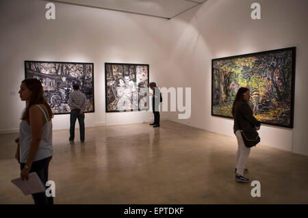 Buenos Aires, Argentina. 21st May, 2015. People visit the exhibition 'Vik Muniz Buenos Aires' by Brazilian artist Vik Muniz, at National University Museum of February Third, Contemporary Art Center, in Buenos Aires city, capital of Argentina, on May 21, 2015. © Martin Zabala/Xinhua/Alamy Live News Stock Photo