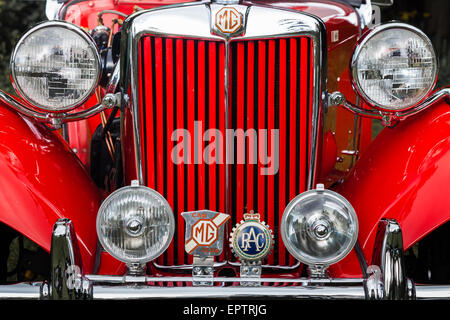 Front view of an MG antique British Sports Car Stock Photo