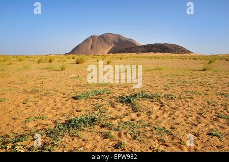 Ben Amira monolith in Adrar Stock Photo - Alamy