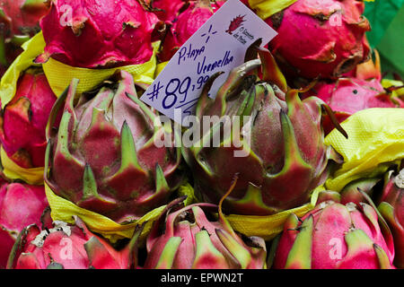 Exotic fruit pitaya exposed in the Market Stock Photo - Alamy