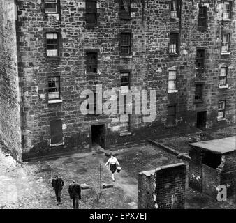 Ian Brady Childhood Background. Pictures taken December 1965. Ian Brady, then known as Ian Sloan, grew up in Camden Street, Gorbals area of Glasgow, Scotland. Pictured: backyard of Ian Brady's first home.  He used to jump across the out building roofs in Stock Photo