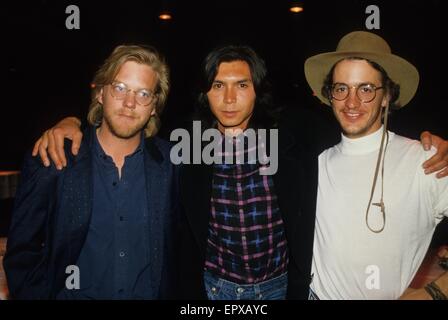 KIEFER SUTHERLAND with Lou Diamond Phillips Dermot Mulroney 1988.f5728. © Bob V. Noble/Globe Photos/ZUMA Wire/Alamy Live News Stock Photo