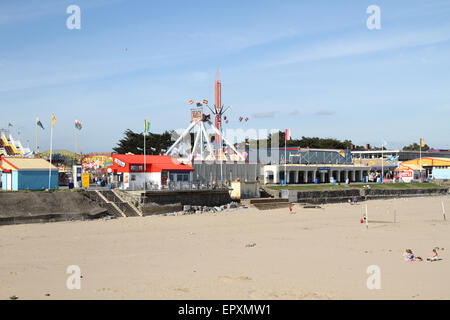 fairground-ride-at-coney-beach-porthcawl-south-wales-uk-stock-photo
