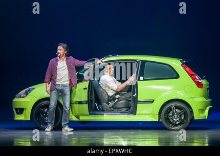 Belfast, Northern Ireland. 22 May 2015 - Richard Hammond shows how Paul Swift stunt driver performs his incredible manoeuvers as part of Clarkson, Hammond and May Live Credit:  Stephen Barnes/Alamy Live News Stock Photo