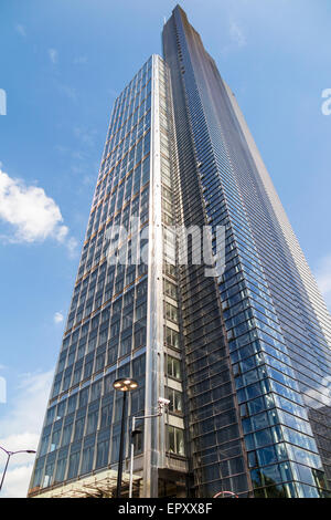 Modern architecture: exterior of Heron Tower, 110 Bishopsgate, London EC2, the tallest skyscraper in the City of London, UK, in its financial district Stock Photo