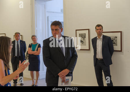 Brussels, Belgium. 22nd May, 2015. Prime Minister of Interior Jan Jambon visit to the Jewish museum in Brussels, to see thee four people killed during a shooting. © Jonathan Raa/Pacific Press/Alamy Live News Stock Photo