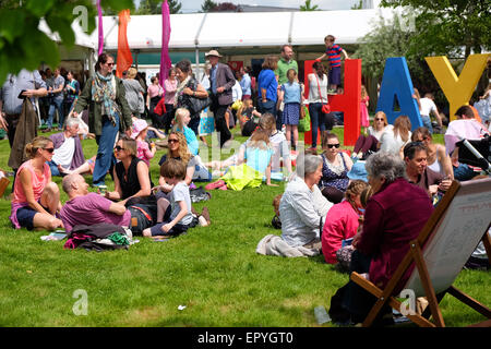 Hay Festival, Powys, Wales - Saturday 23rd May 2015 - Day 3 - The first weekend of the the Festival and the sunny weather has attracted large crowds including families for the Bank Holiday weekend. Stock Photo