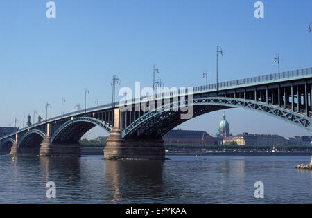 DEU, Germany, Mainz, Theodor-Heuss bridge across the river Rhine, Christus church.  DEU, Deutschland, Mainz, Theodor-Heuss-Bruec Stock Photo
