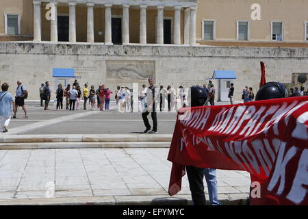 Athens, Greece. 23rd May 2015. The protest march passes by the Greek Parliament. A protest march by Greek anarchists against German imperialism from Athens' Omonia Square to the German Embassy passed of peacefully. The anarchists protested against German and capitalist influences on Greece and Europe. Stock Photo