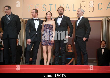 Cannes, France. 14th May, 2015. CANNES, FRANCE - MAY 23: Actors Elizabeth Debicki, David Thewlis, Michael Fassbender, Marion Cotillard, Director Justin Kurzel, Actress Essie Davis and Producer Iain Canning attend the 'Macbeth' Premiere during the 68th annual Cannes Film Festival on May 23, 2015 in Cannes, France. © Frederick Injimbert/ZUMA Wire/Alamy Live News Stock Photo