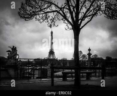 Paris, Place de la Concorde, Eiffel Tower and equestrian statue of Fame riding Pegasus, view from Tuileries garden Stock Photo