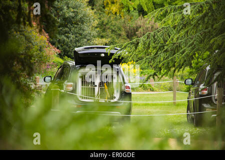 Oxford, UK 24th of May, 2015.Oxford University park closed due Police at the scene in Oxford University Park. Police dog at the scene. Credit:  Pete Lusabia/Alamy Live News Stock Photo