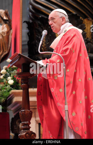 Vatican City. 24th May, 2015. Pentecostal Mass 2015 - 24 May 2015 Credit:  Realy Easy Star/Alamy Live News Stock Photo