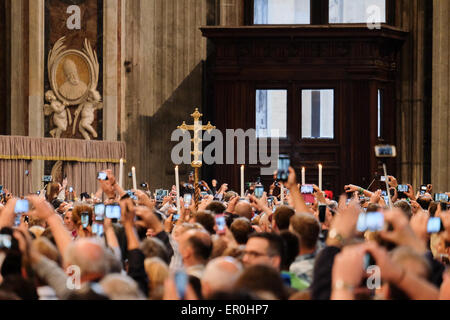 Vatican City. 24th May, 2015. Pentecostal Mass 2015 - 24 May 2015 Credit:  Realy Easy Star/Alamy Live News Stock Photo