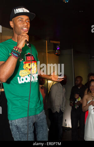 Loony Johnson kizomba singer performing in Manchester surrounded by ...