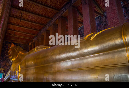 Reclining Buddha in Wat Pho, Bangkok, Thailand Stock Photo