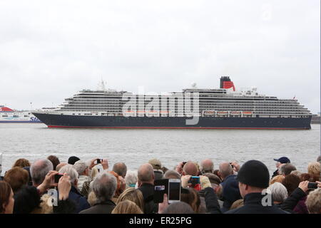 Liverpool, Merseyside, UK. 25th May, 2015. Queen Victoria sails along the River Mersey along with her two sisters as part of the 3 Queens event to celebrate the 175 year anniversary of Cunard as Queen Elizabeth, Queen Victoria and Queen Mary 2 sail along the Mersey and all turn in formation. Credit:  Simon Newbury/Alamy Live News Stock Photo