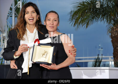 Cannes, France. 24th May, 2015. Emmanuelle Bercot, Best Performance by an Actress award for her performance in 'Mon Roi' poses with Maiwenn attends a photocall for the winners of the Palm D'Or during the 68th annual Cannes Film Festival on May 24, 2015 in Cannes, France. © dpa/Alamy Live News Stock Photo