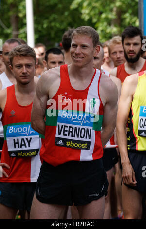 London, UK. 25th May, 2015. No 1 Andy Vernon at 28:38 of the 2015 Bupa London 10,000 at Westminster in London. Credit:  See Li/Alamy Live News Stock Photo