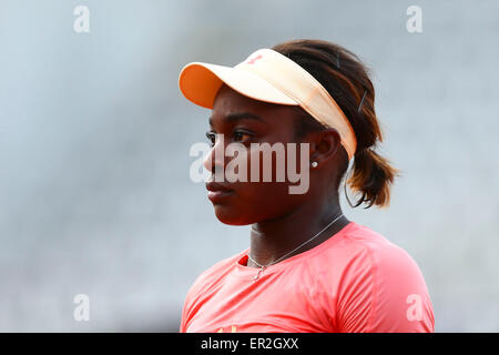 Roland Garros, Paris, France. 25th May, 2015. French Open tennis championships. Sloane Stephens (USA) plays Venus Williams in round 1 and wins 7-5 and 6-1. Credit:  Action Plus Sports/Alamy Live News Stock Photo