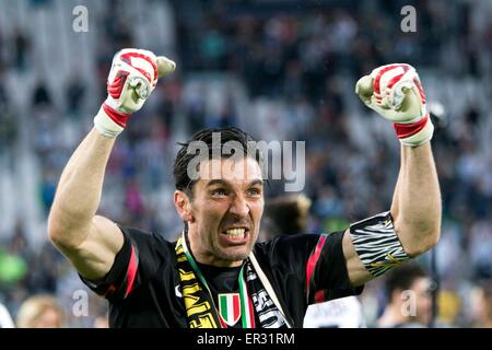 Torino, Italy. 23rd May, 2015. Gianluigi Buffon (Juventus) Football/Soccer : Gianluigi Buffon of Juventus celebrate their league title (31th Scudetto) after the Italian 'Serie A' match between Juventus 3-1 Napoli at Juventus Stadium in Torino, Italy . © Maurizio Borsari//AFLO/Alamy Live News Stock Photo