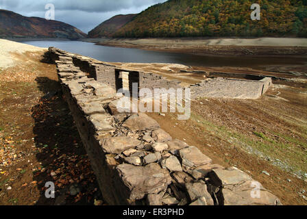 village flooded lost 1950 which coch caban reservoir form alamy elan wales valley