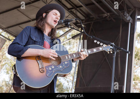 Irvine, California, USA. 16th May, 2015. Musician JAMES BAY performs live with his band during the KROQ Weenie Roast Y Fiesta at Irvine Meadows Amphitheatre in Irvine, California © Daniel DeSlover/ZUMA Wire/Alamy Live News Stock Photo
