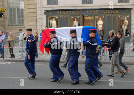 Paris, France. 26th May, 2015. Paris authorities are escorting coffins representing four World War II resistance figures through the French capital toward the Pantheon, the resting place of French heroes. This event Tuesday, rehearsal, is part of two days of national ceremonies honoring the two women and two men, meant to symbolize French efforts against extremist violence in the past and today, four months after terrorist attacks left 20 dead in Paris. Credit:  Paul Quayle/Alamy Live News Stock Photo