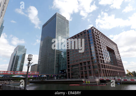 wide-angle view, looking towards the Morgan Stanley Building and the JP Morgan Building, at Canary Wharf, Isle of Dogs, London. Stock Photo