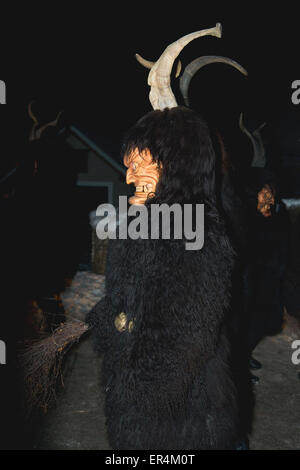 Krampusse beim Mitterndorfer Nikolospiel, Salzkammergut, Steiermark, Austria Krampusse beim Mitterndorfer Nikolospiel, Salzkammergut, Steiermark, Austria