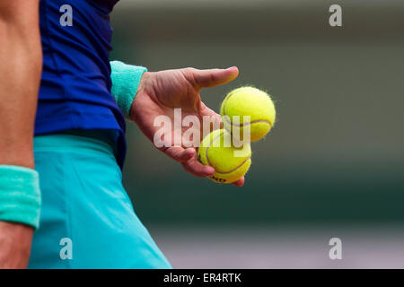 Paris, France. 26th May, 2015. Tennis, Roland Garros, Hand and ball  Credit:  Henk Koster/Alamy Live News Stock Photo