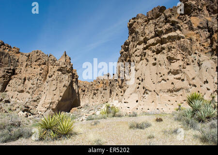 Hole in the Wall Canyon, Mojave National Preserve located in the Mojave Desert of California, USA. Stock Photo