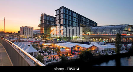 Beach Bar at Lehrter Bahnhof, Berlin Central Railway Station in the evening, Berlin, Germany Stock Photo