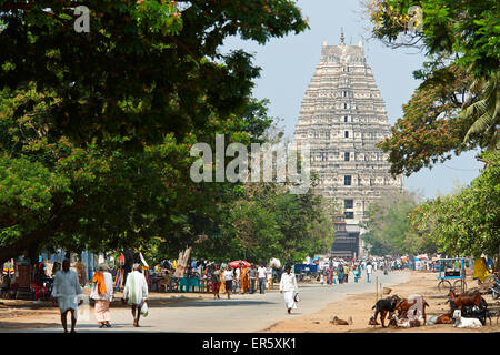 Virupaksha Temple, Hampi Bazar, Hampi, Karnataka, India Stock Photo