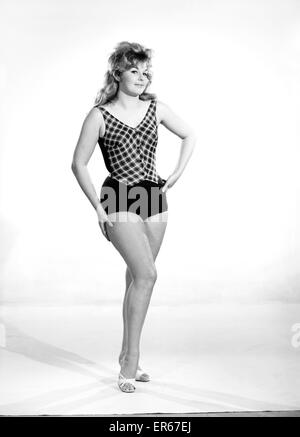 Clothing: Fashion: Beachwear: Hazel Sutton modelling swimming costumes ...