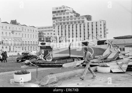 The 1987 Great Storm occurred on the night of 15 - 16th October 1987. An unusually strong weather system caused winds to hit much of southern England and northern France. It was the worst storm to hit England since the Great Storm of 1703. Damage was esti Stock Photo