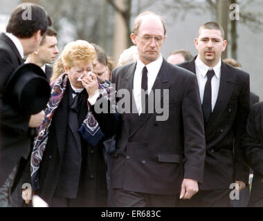 DARREN & ELIZABETH CAPPER, THE BROTHER AND MOTHER OF SUZANNE CAPPER ...