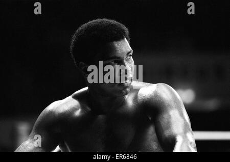 Muhammad Ali at his training camp ahead of his fight with Richard Dunn in Munich. 23rd May 1976 Stock Photo