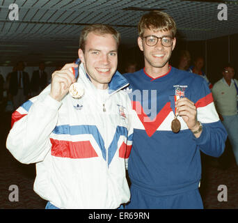British Olympic Team returns home from the Seoul Olympic Games in South  Korea, at London Heathrow Airport, 5th October 1988. Pictured: Adrian Moorhouse, swimmer who won the 100m breaststroke gold medal at the Seoul Olympics. Stock Photo