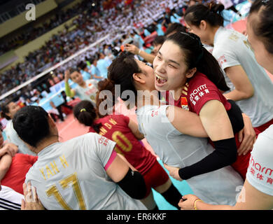 Tianjin, China. 28th May, 2015. Ding Xia of China celebrates with teammates after the final match against South Korea at the 18th Asian Senior Women's Volleyball Championships in Tianjin, north China, May 28, 2015. China won 3-0 to claim the title. © Zhang Chenlin/Xinhua/Alamy Live News Stock Photo