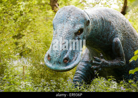 Anatosaurus, Bipedal Duck-billed Dinosaurs Hadrosaurs of the Late ...