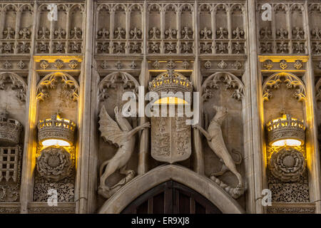 UK, England, Cambridge.  King's College Chapel, Symbols of Royalty. Stock Photo