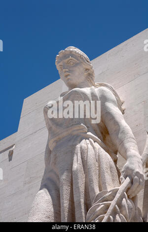 Honolulu, Hawaii, USA. 29th May, 2015. The Lady Columbia statue, National Memorial Cemetery of the Pacific (Punchbowl Cemetery). Stock Photo