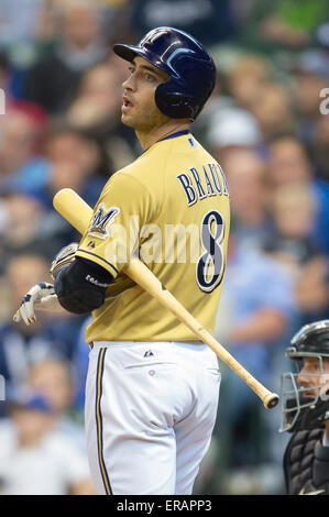 Milwaukee, WI, USA. 30th May, 2015. Milwaukee Brewers right fielder Ryan Braun #8 up to bat during the Major League Baseball game between the Milwaukee Brewers and the Arizona Diamondbacks at Miller Park in Milwaukee, WI. John Fisher/CSM/Alamy Live News Stock Photo