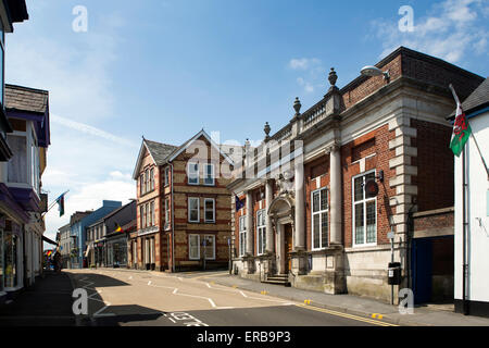 Wales, Carmarthenshire, Llandeilo, Rhosmaen Street, NatWest Bank Stock Photo