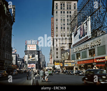 1940s DAYLIGHT TIMES SQUARE LOOKING NORTH FROM WEST 43rd STREET MANHATTAN Stock Photo