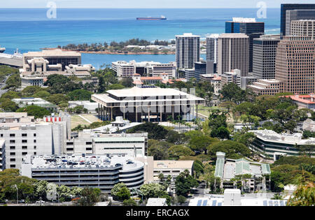 Honolulu, Hawaii, USA. 29th May, 2015. Wide-angle view of the Hawaii State Capitol and Downtown Honolulu buildings on Oahu. Stock Photo