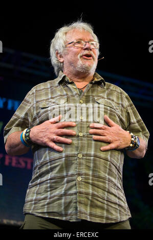 Bill Oddie speaking on stage at Hay Festival 2015 Stock Photo