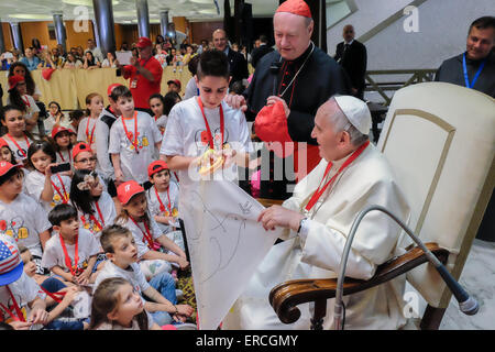 Vatican City. 30th May, 2015. Pope Francis meet the Train of the Children - 30 May 2015 Credit:  Realy Easy Star/Alamy Live News Stock Photo