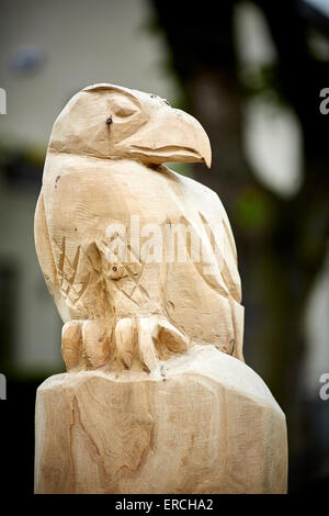 Pictured Wilmslow Village new landmark chainsaw carving opposite Sainsburys supermarket    UK Great Britain British United Kingd Stock Photo